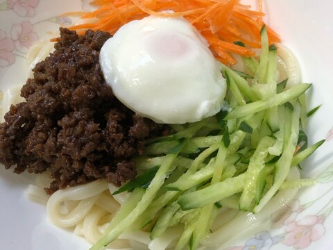 万能肉味噌のせ冷やしうどん